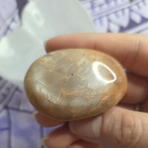Flashy Peach Moonstone Palmstone